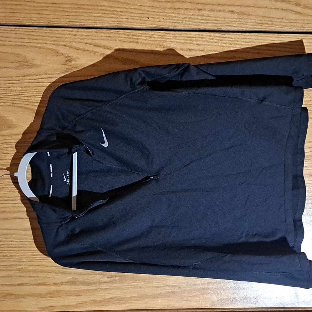 Nike drift running long sleeve      Round Bin
